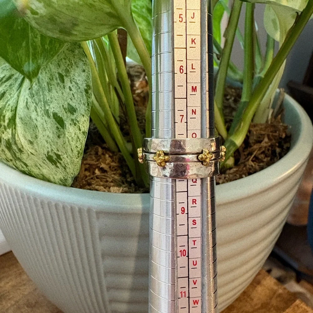 Waxing Poetic
Faith Spinner Ring, sz 8 - Picture 9 of 10